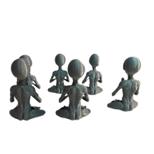 Load image into Gallery viewer, Meditating Alien Resin Statue