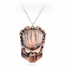 Load image into Gallery viewer, ALIEN Movie Necklaces &amp; Key Chains
