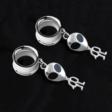 Load image into Gallery viewer, A Pair Of Super Cute Little Alien Tunnel Earrings
