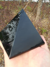 Load image into Gallery viewer, Black Obsidian Pyramids
