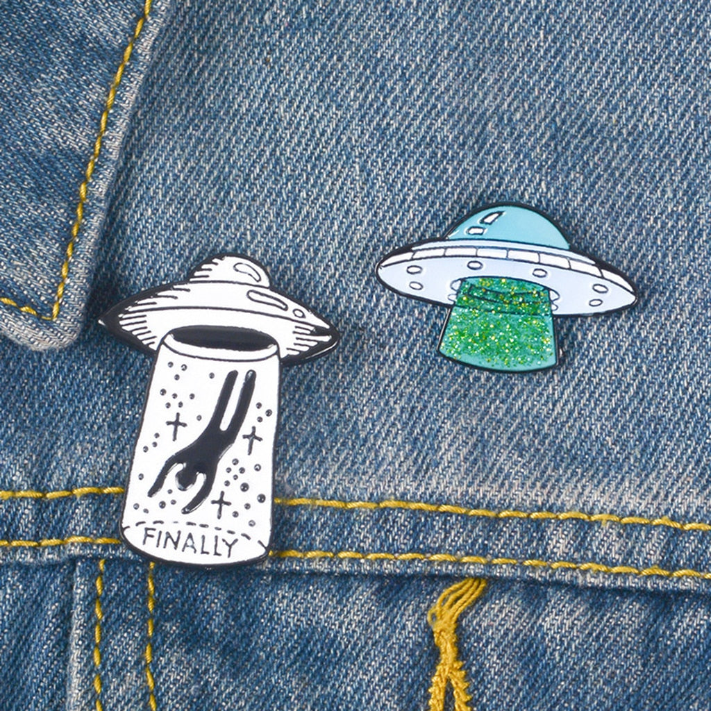 2 Piece Enamel Lapel Pin, Alien Abduction.